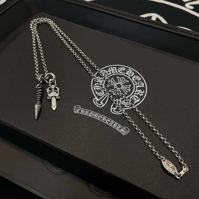 Ch*0me He**ts necklaces